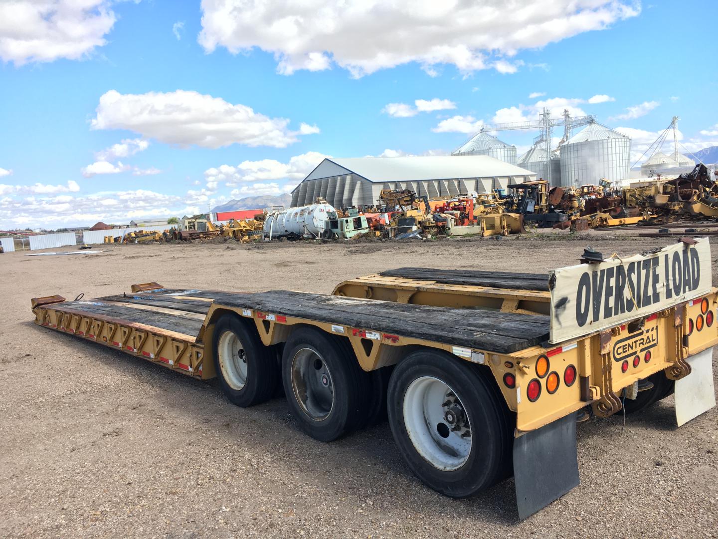 ./imagenes/INVOICE/2019/17190/LOW BOY TRAIL KING TK120HD6-523 (13).JPG